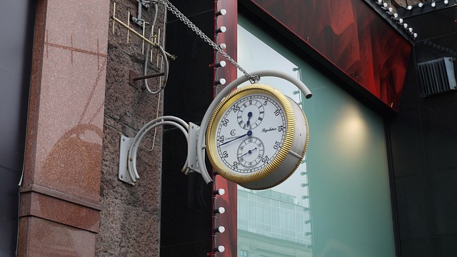 'Aug'가 쓰이는 최신 영어 시험 및 교육 콘텐츠 사례