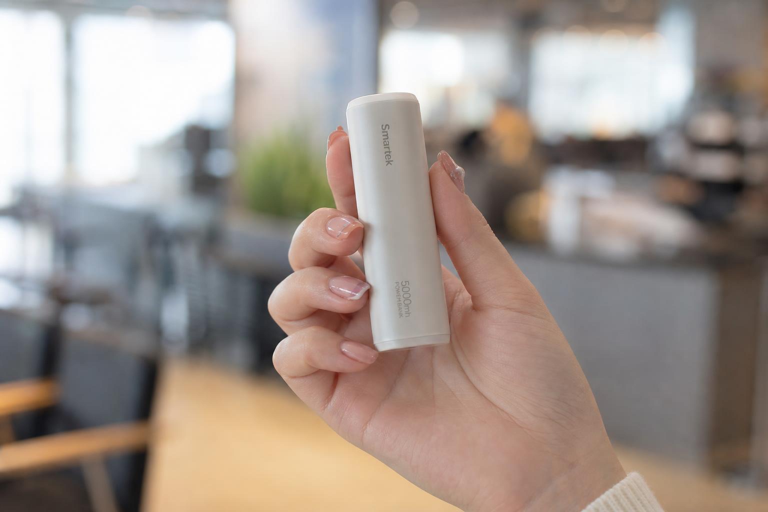 작고 가벼운 휴대성, 5,000mAh 일체형의 매력