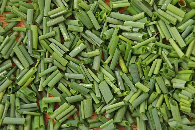 동치미 향과 감칠맛을 더하는 부재료 손질법