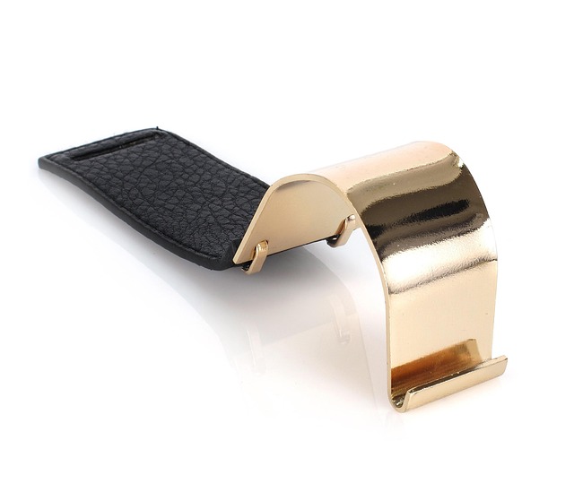 금팔찌 50돈, 대체 얼마나 무겁고 특별한가요?