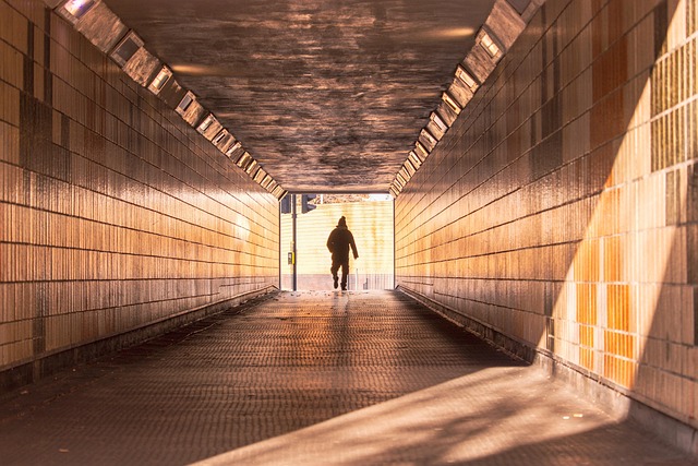 무한 반복 지하도의 비밀과 줄거리 🔑