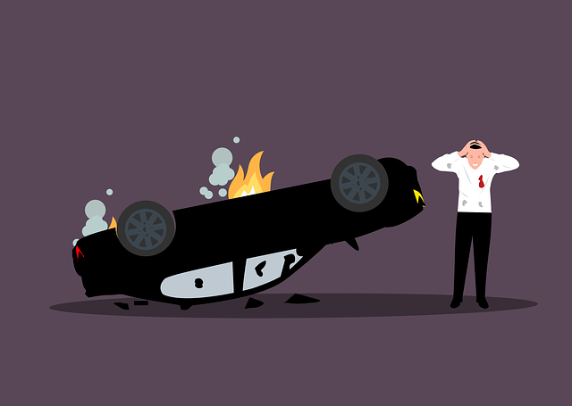 교통사고 후 보험 정보를 확인하는 운전자