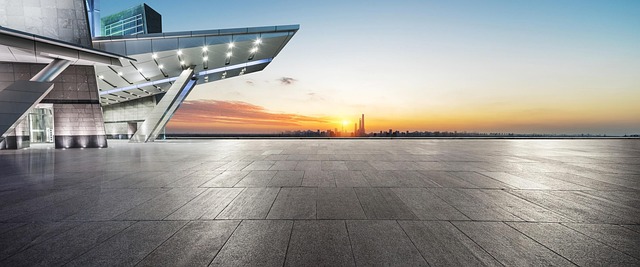 변화하는 미디어 시장 속 수입 구조와 개인사 🌐