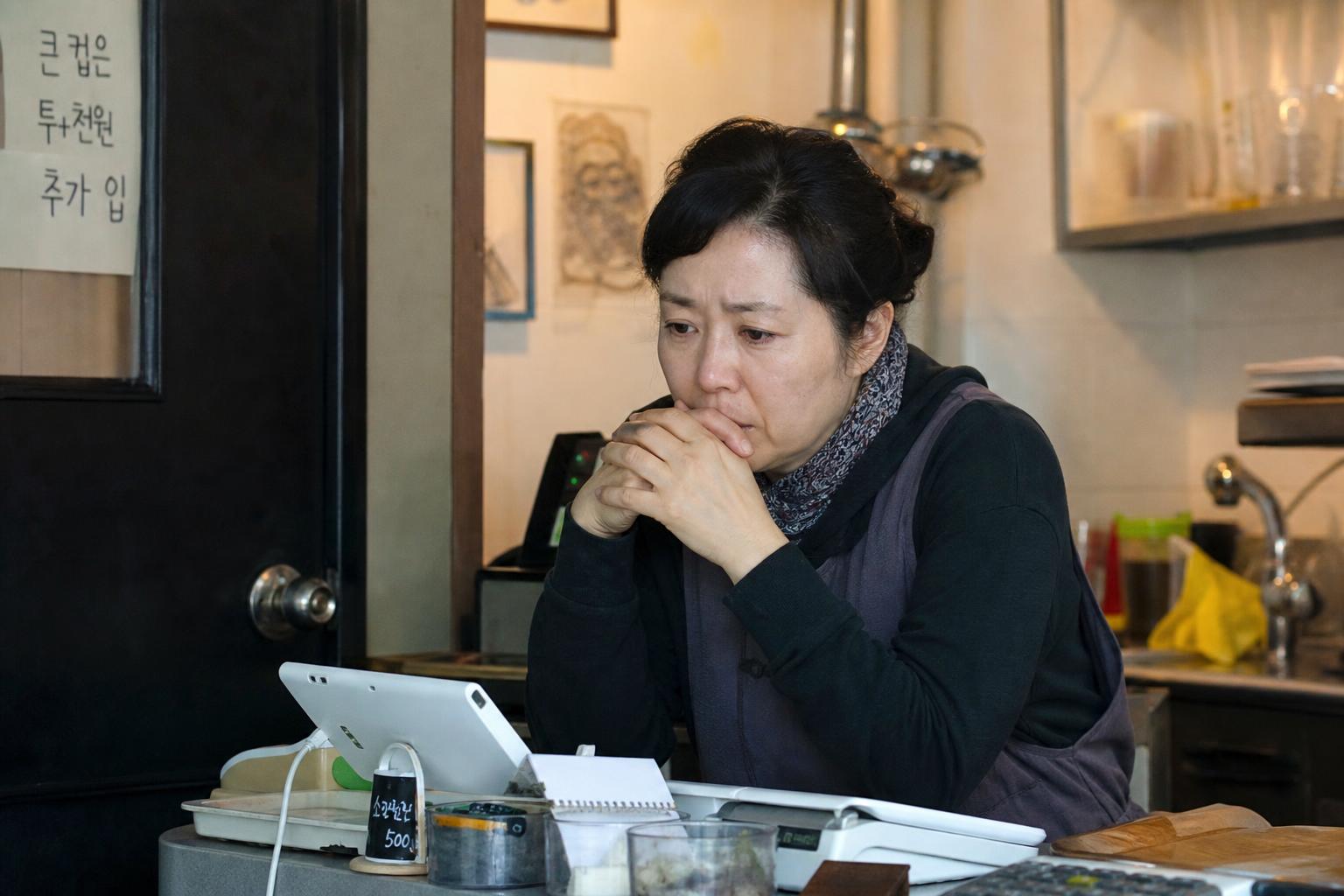 피해자·수사자 라인: 현실성을 더하는 주변 인물들