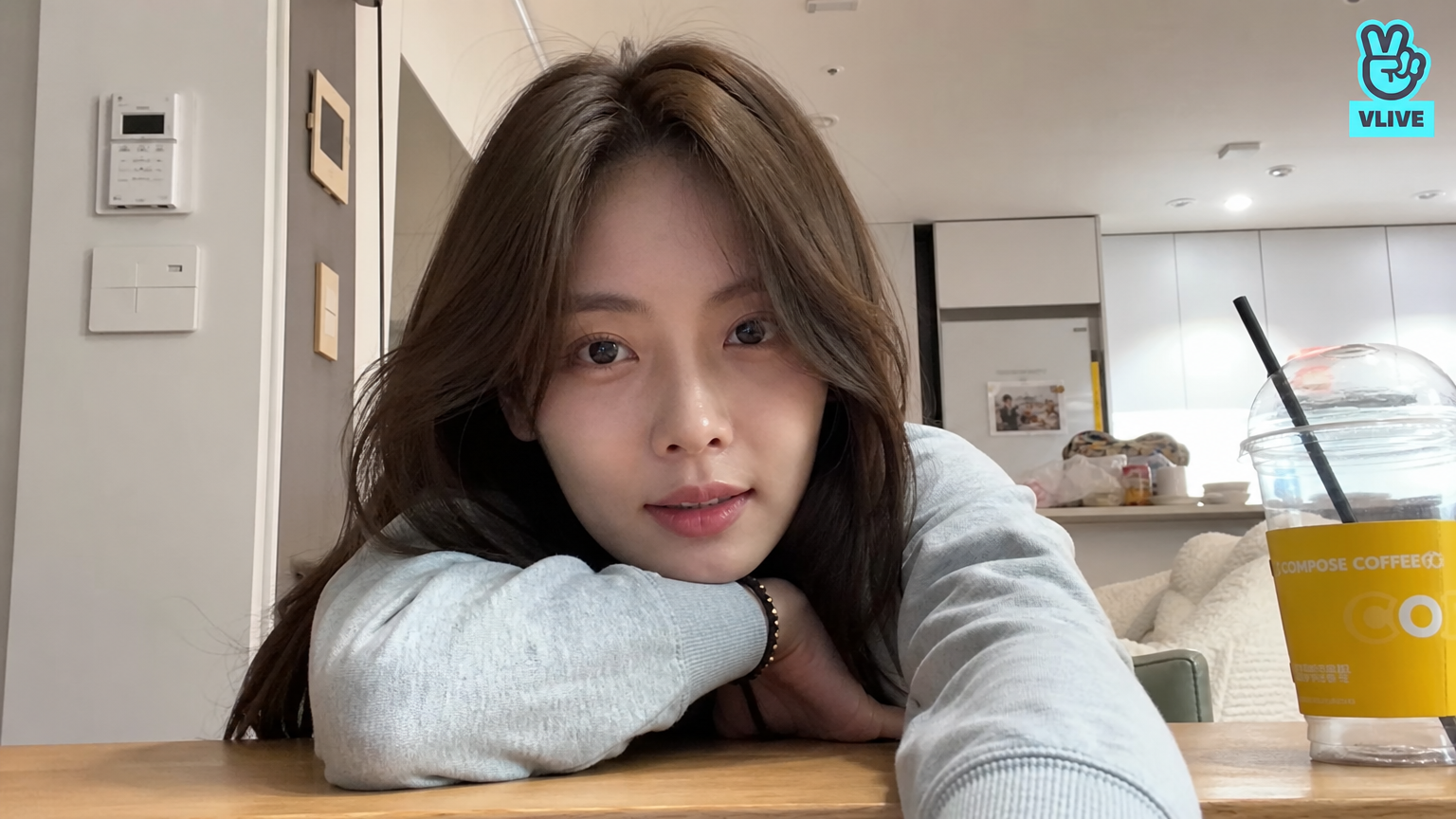 팬들과 소통하며 진솔한 일상을 보여주는 연예인의 자연스러운 모습