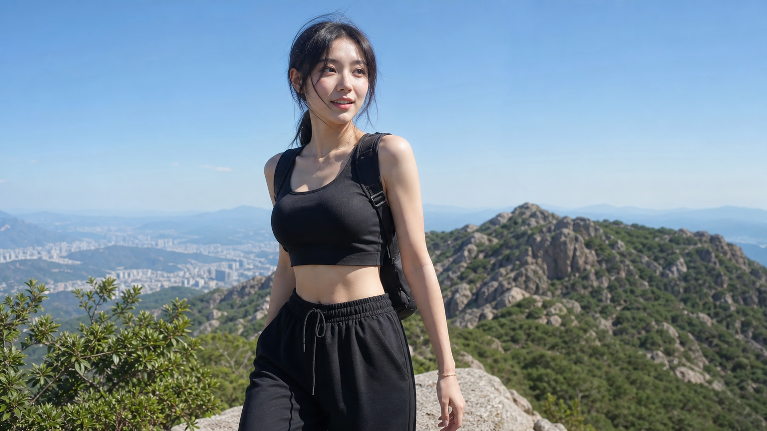 스포츠 블랙 크롭 톱과 루즈핏 팬츠를 입은 한국 여성이 햇살 가득한 날 야외 활동을 즐기는 모습