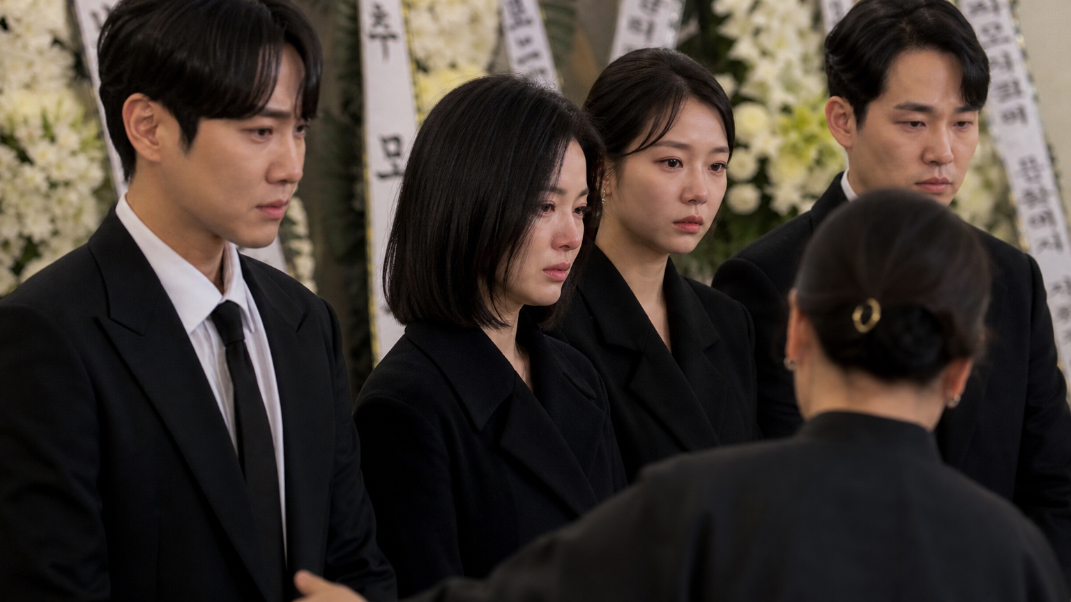 '더 글로리' 출연진이 조문하고 있는 모습