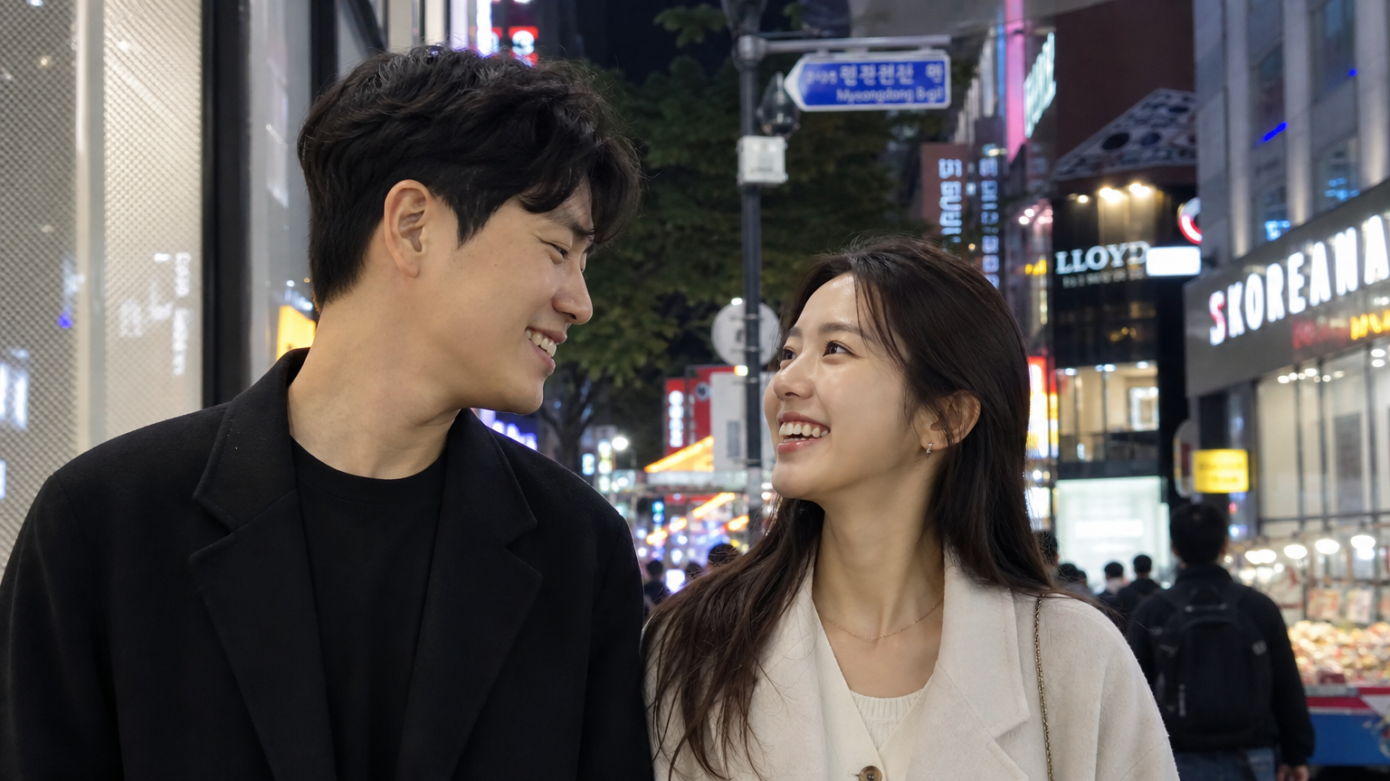 서울 도심을 배경으로 서로를 따뜻하게 바라보는 현대적인 커플